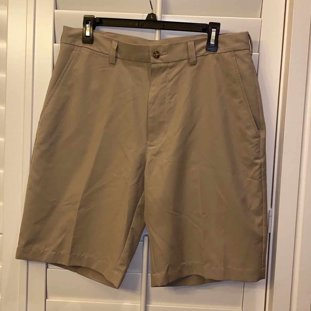 Men’s PGA Tour Khaki Golf Shorts Size 32W